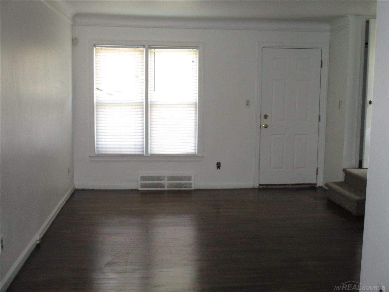 18489 Schaefer Highway Detroit, MI 48235 - Photo 9 of 21