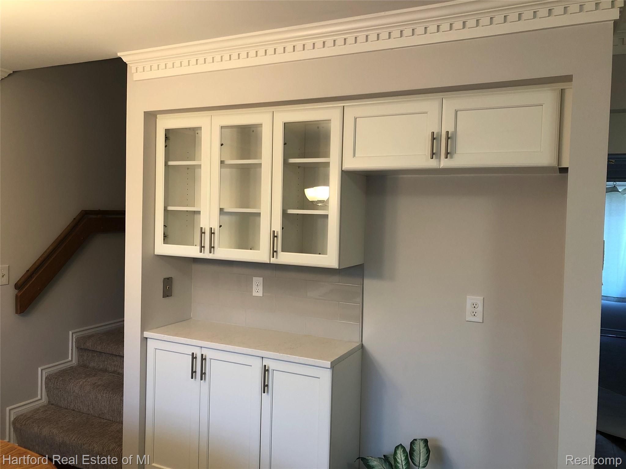 23725 Middlebelt Road Farmington, MI 48336 - Photo 5 of 36 Remodeled new 2020 kitchen.JPG