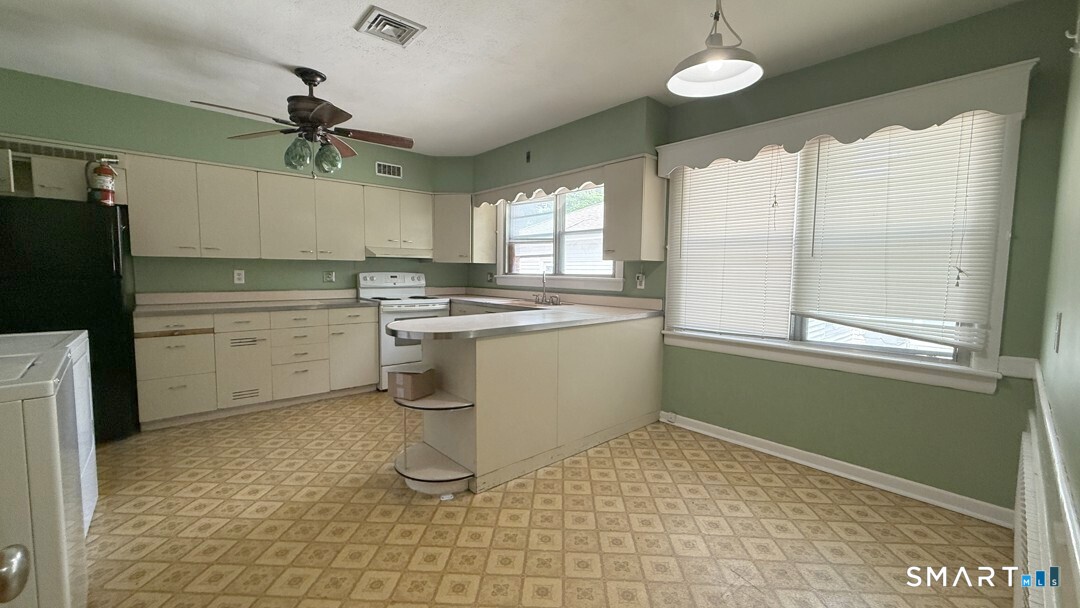 223 High Street Windham, CT 06226 - Photo 10 of 23