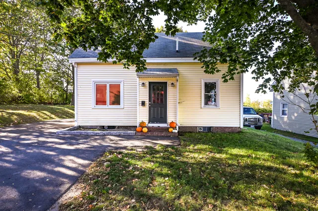 $340,000 | 11 Jackson Street, South Portland, ME 04106