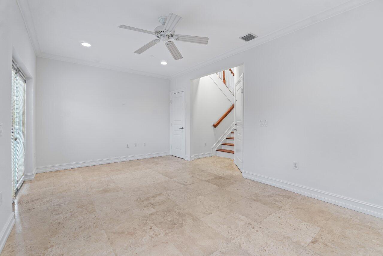 605 Renaissance Way Delray Beach, FL 33483 - Photo 15 of 36 1st floor room