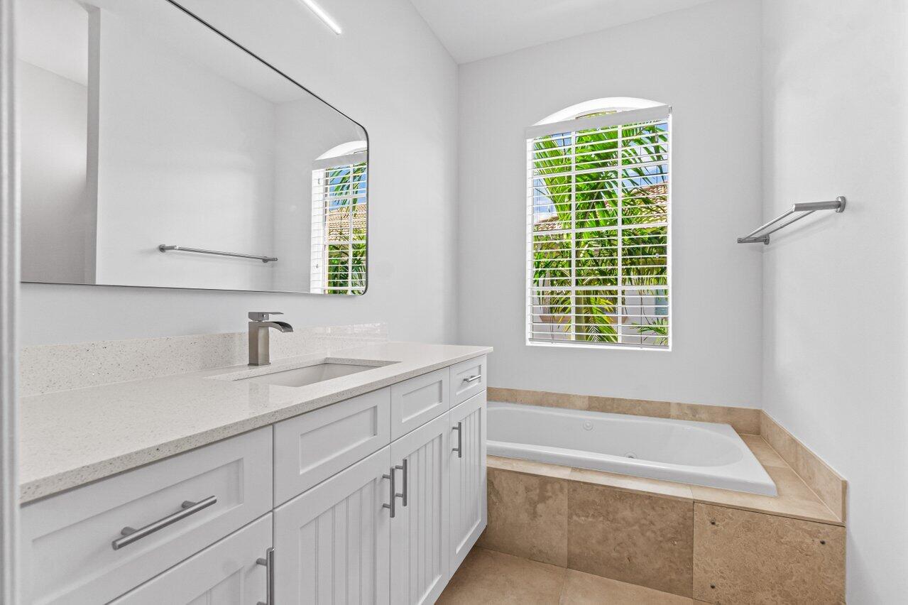 605 Renaissance Way Delray Beach, FL 33483 - Photo 25 of 36 primary bathroom
