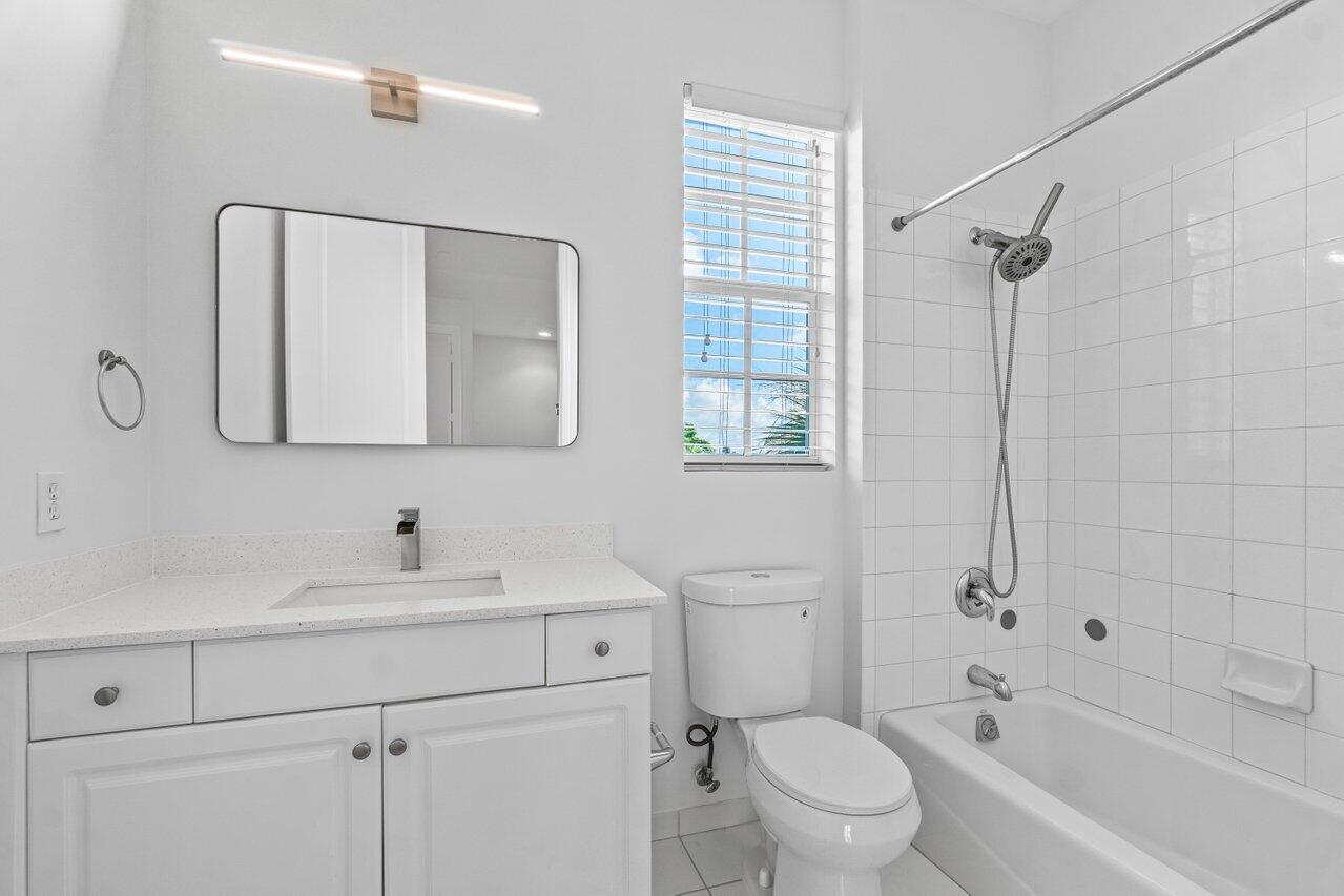 605 Renaissance Way Delray Beach, FL 33483 - Photo 27 of 36 guest bathroom