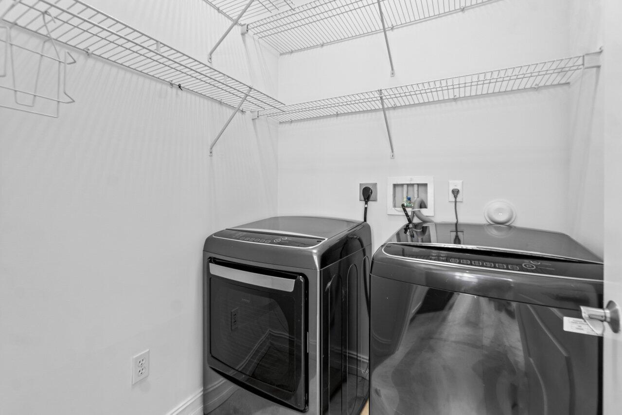 605 Renaissance Way Delray Beach, FL 33483 - Photo 28 of 36 laundry