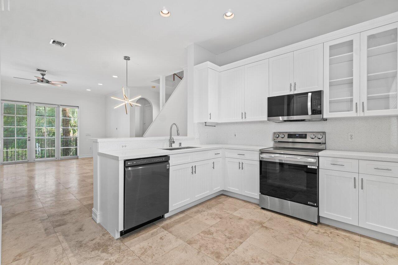 605 Renaissance Way Delray Beach, FL 33483 - Photo 7 of 36 kitchen