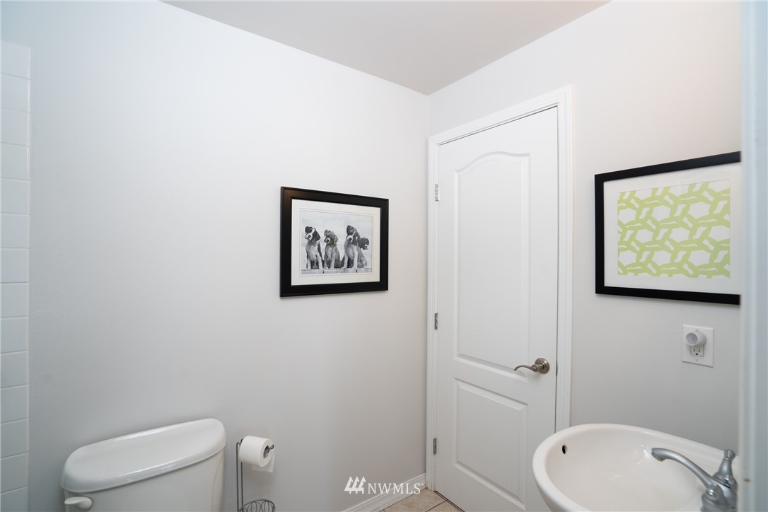 2043 West Beach Road Oak Harbor, WA 98277 - Photo 14 of 36 Gallery Image 14