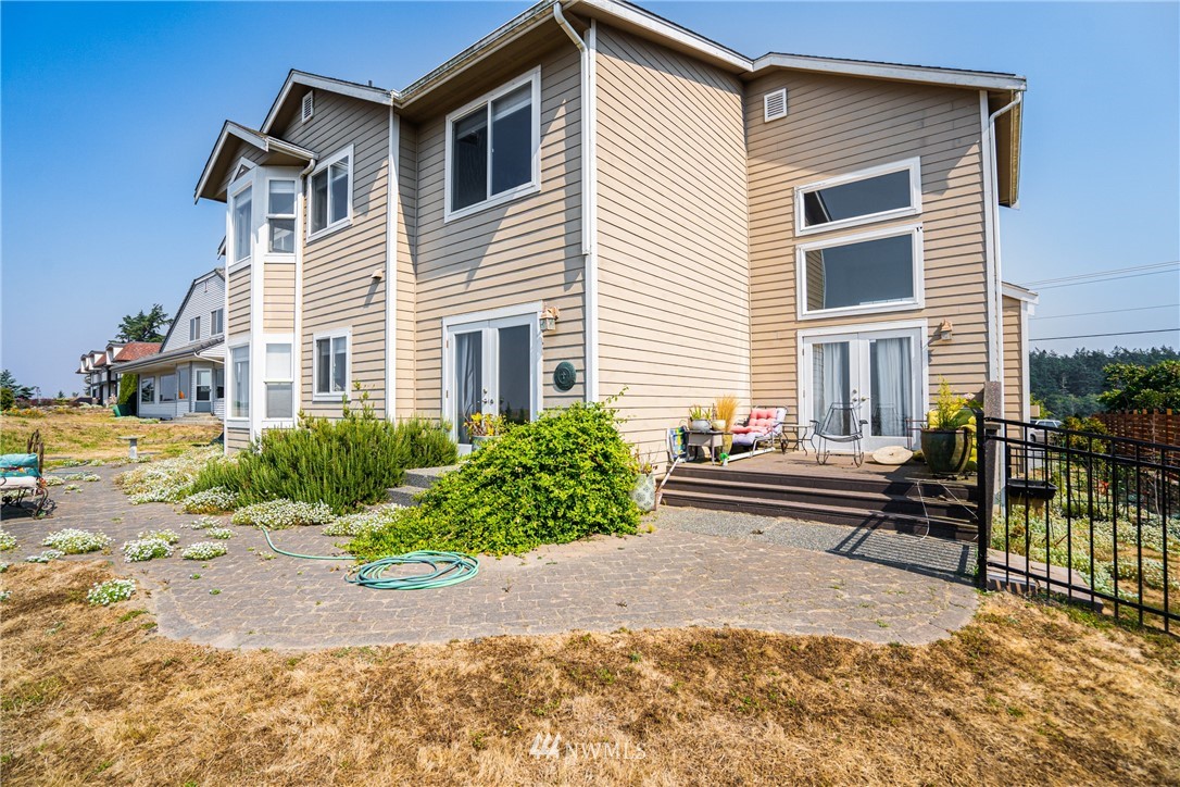 2043 West Beach Road Oak Harbor, WA 98277 - Photo 34 of 36 Gallery Image 34