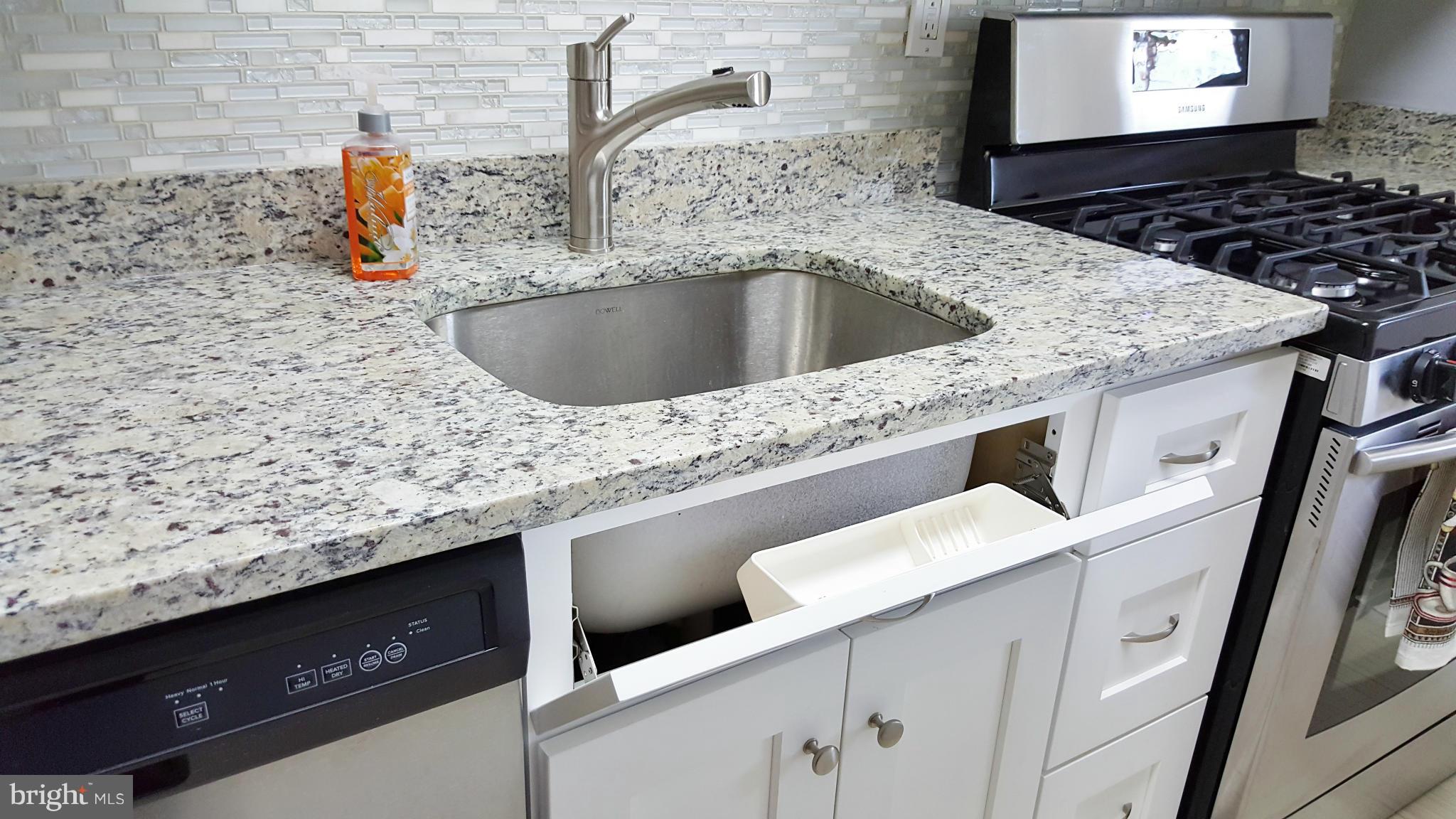 8605 Oak Road Baltimore, MD 21234 - Photo 13 of 29 Granite counters