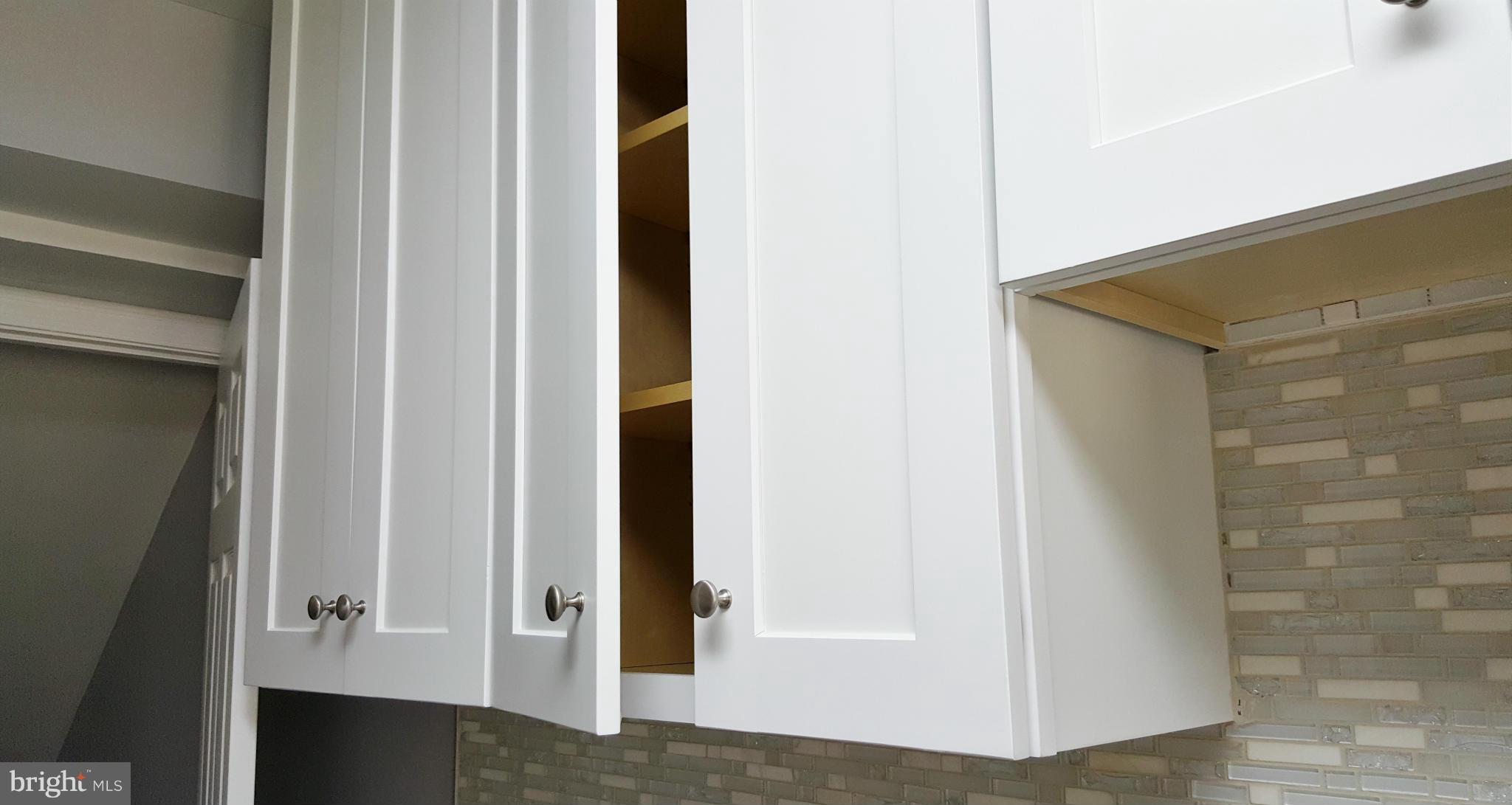 8605 Oak Road Baltimore, MD 21234 - Photo 15 of 29 Soft-close cabinets