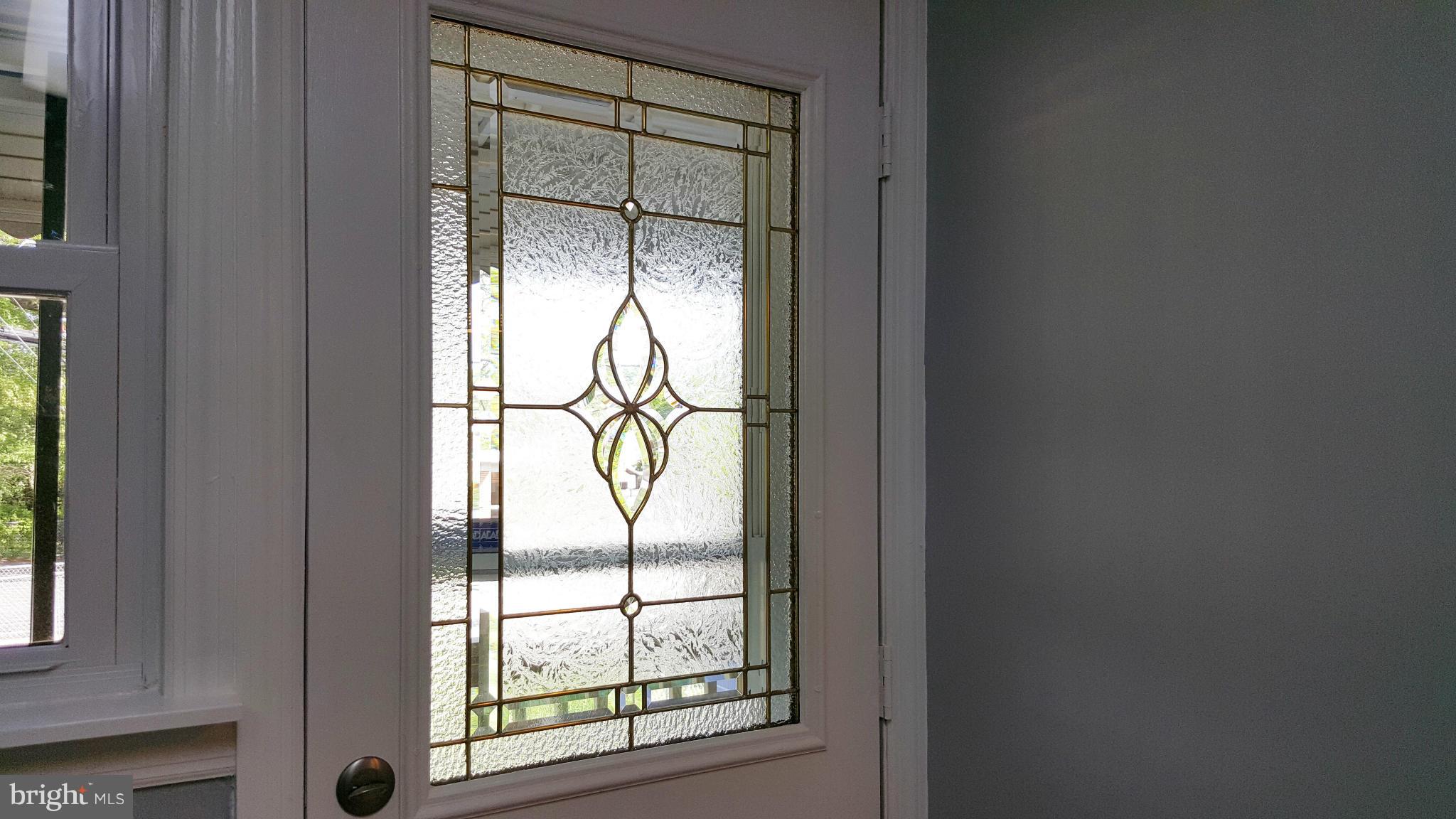 8605 Oak Road Baltimore, MD 21234 - Photo 24 of 29 Cut-glass kitchen door