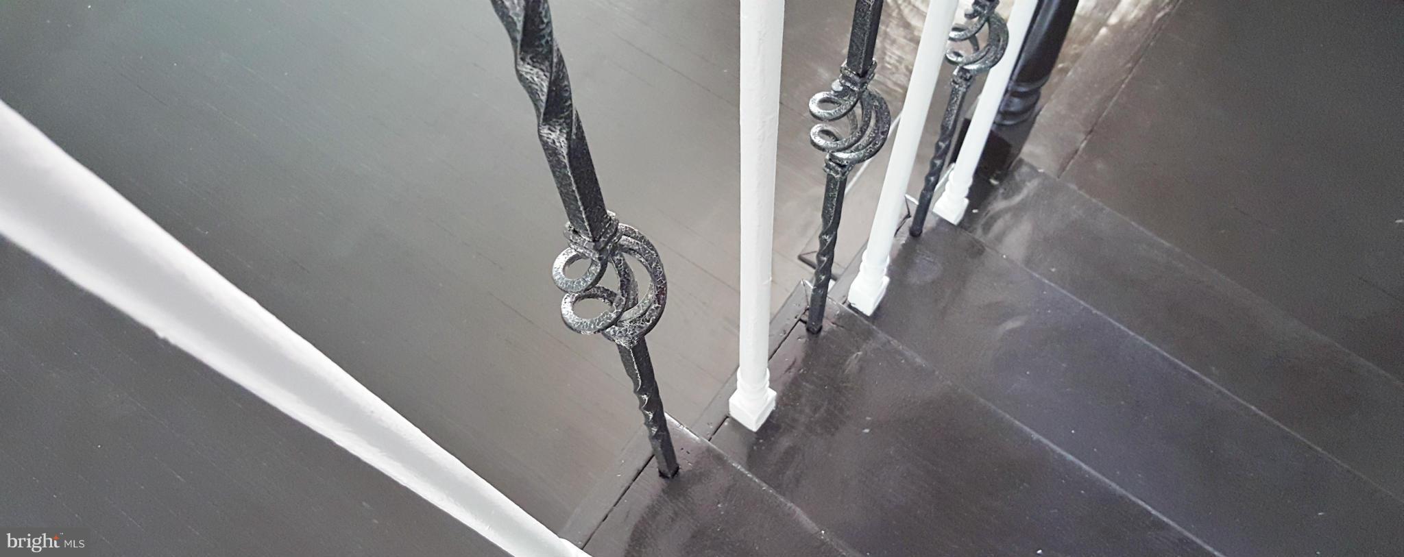 8605 Oak Road Baltimore, MD 21234 - Photo 5 of 29 Stair detail