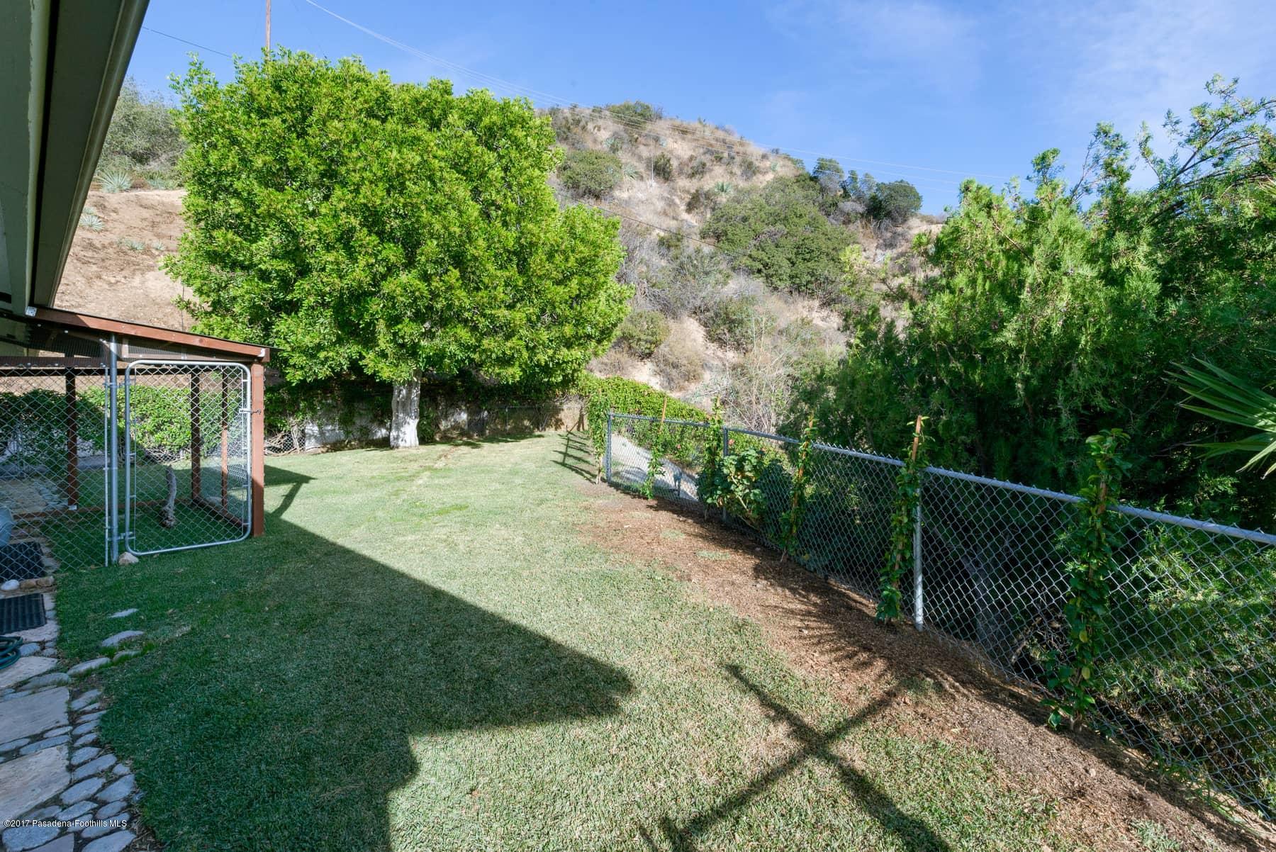 3430 Ellington Villa Drive Altadena, CA 91001 - Photo 48 of 49 a view of a backyard