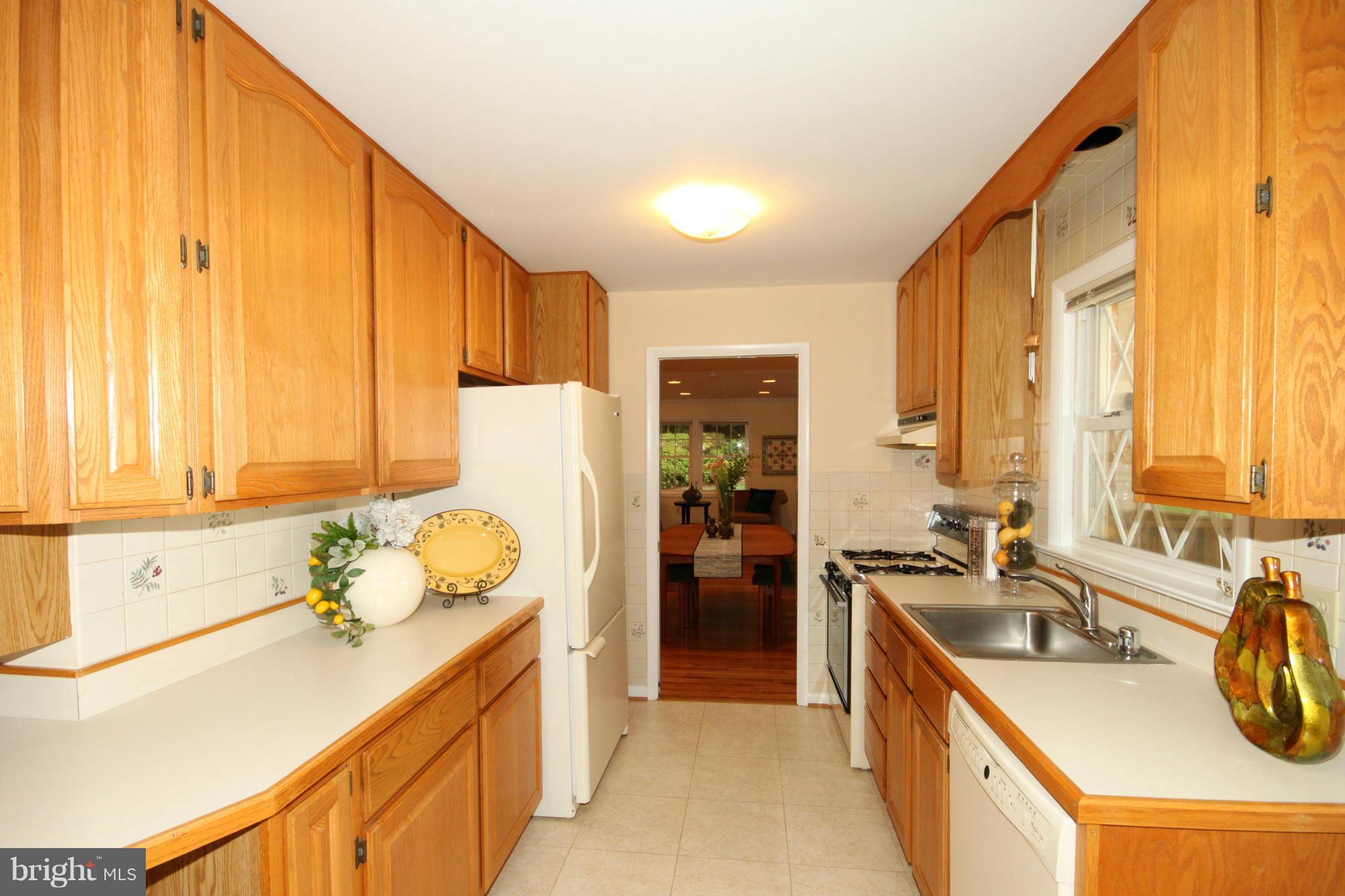 5638 Ravenel Lane Springfield, VA 22151 - Photo 11 of 30 Kitchen