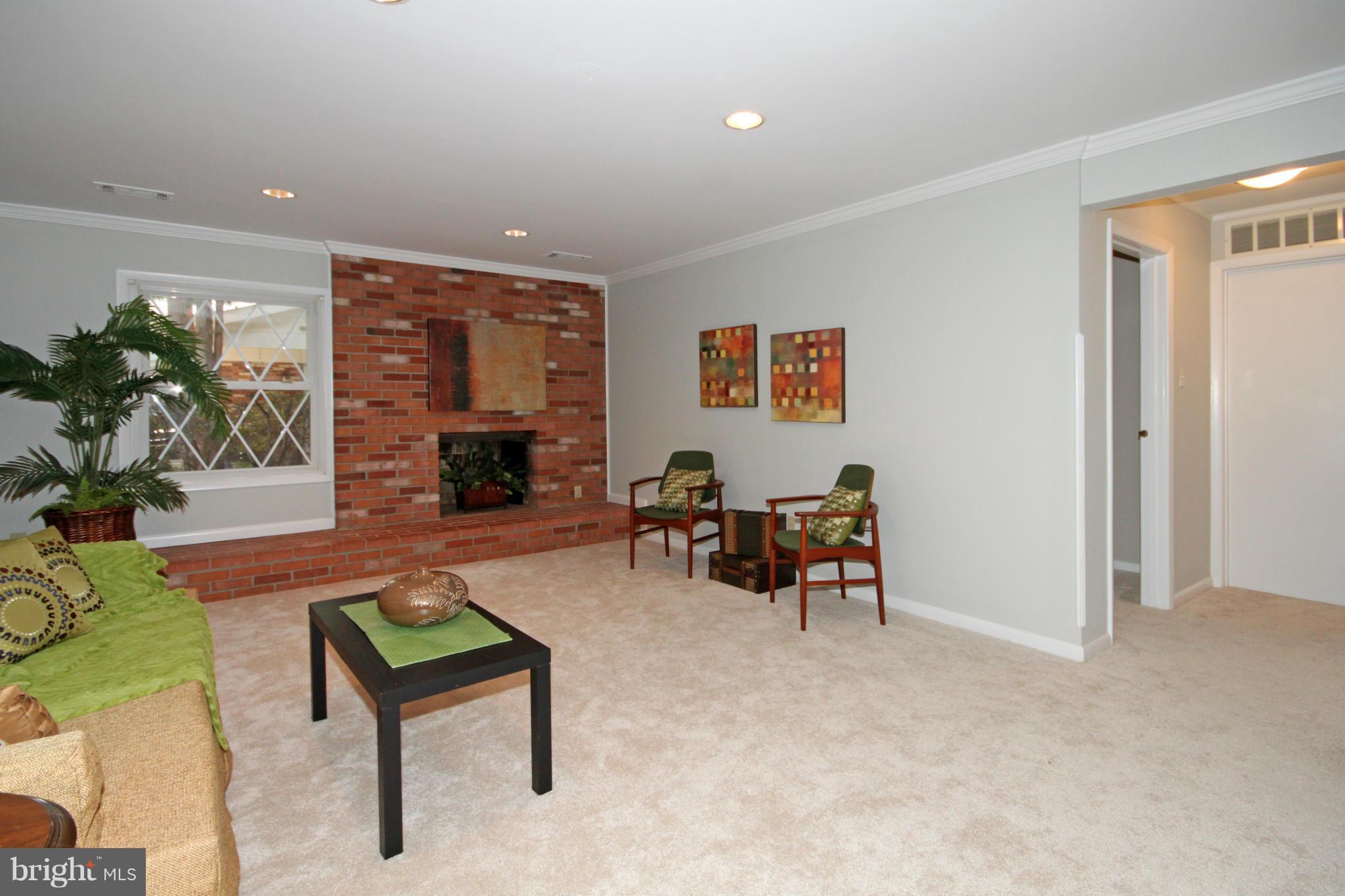 5638 Ravenel Lane Springfield, VA 22151 - Photo 23 of 30 Family Room
