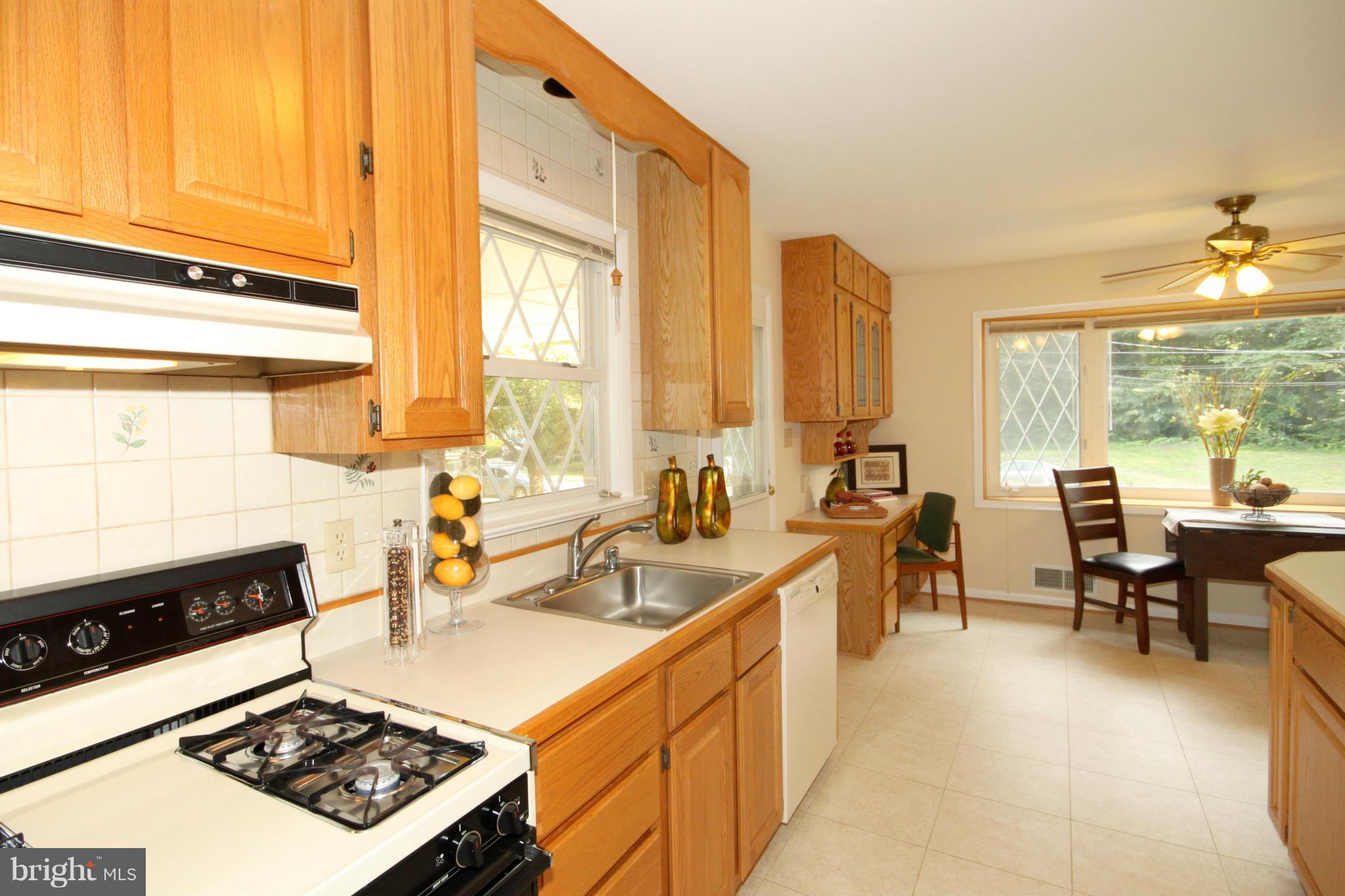 5638 Ravenel Lane Springfield, VA 22151 - Photo 10 of 30 Kitchen