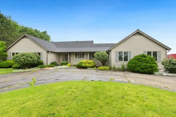 $660,000 | 41-w580 Rohrsen Road, Hampshire, IL 60140