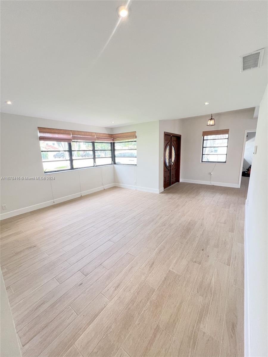 1418 Southwest 103rd Avenue Miami, FL 33174 - Photo 3 of 40 Gallery Image 3