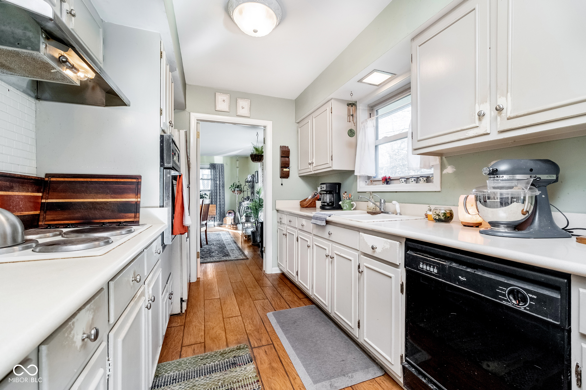 8995 Spring Mill Road Indianapolis, IN 46260 - Photo 10 of 29 Gallery Image 10