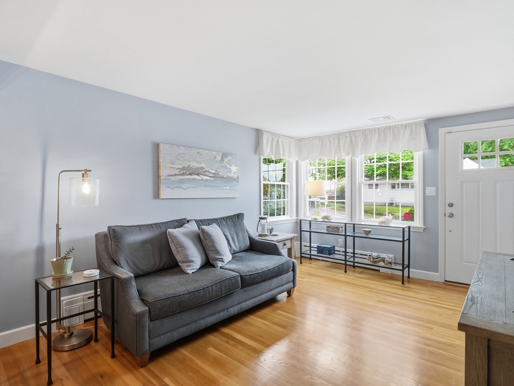 19 Florence Road Methuen, MA 01844 - Photo 7 of 40
