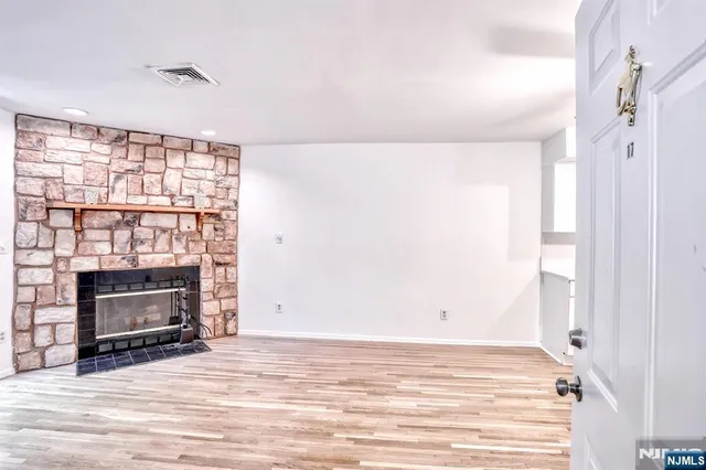 $2,850 | 41 Fairmount Avenue, Unit 17B, Hackensack, NJ 07601