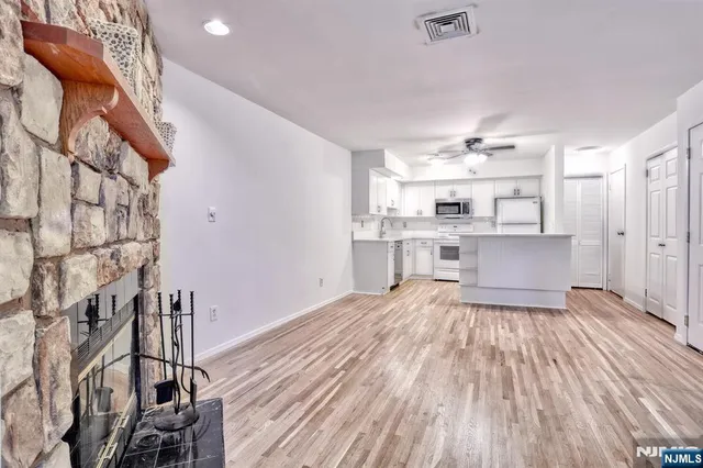 $2,850 | 41 Fairmount Avenue, Unit 17B, Hackensack, NJ 07601