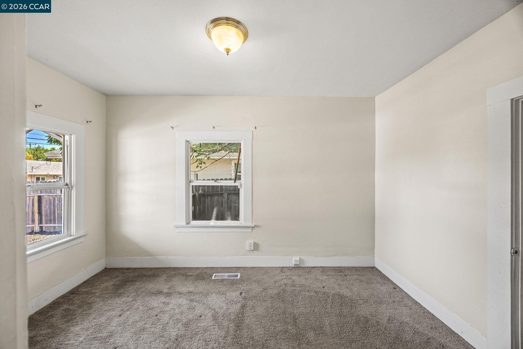 149 West 11th Street Pittsburg, CA 94565 - Photo 5 of 18