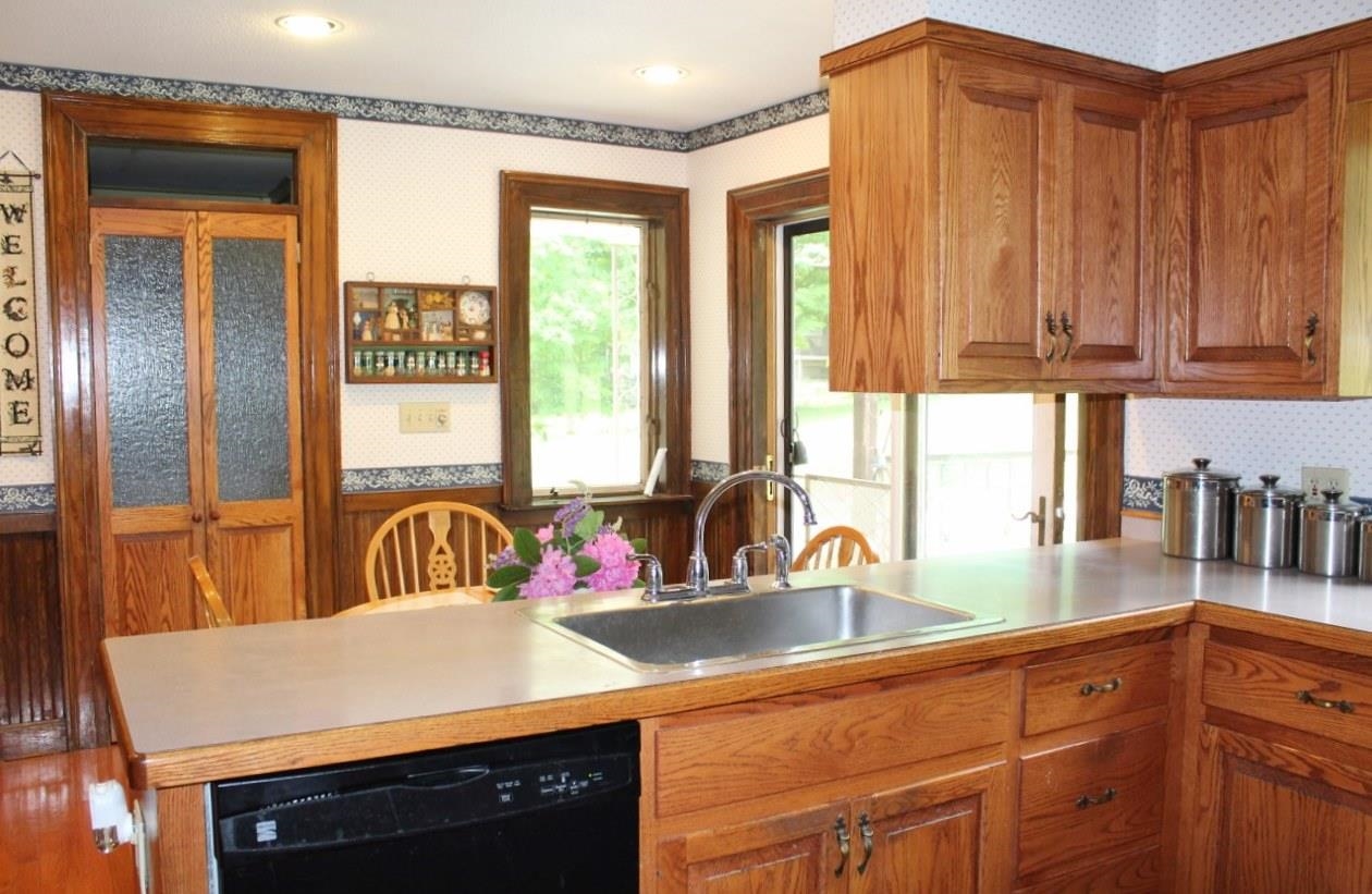 88 Summer Street Springfield, VT 05156 - Photo 12 of 37