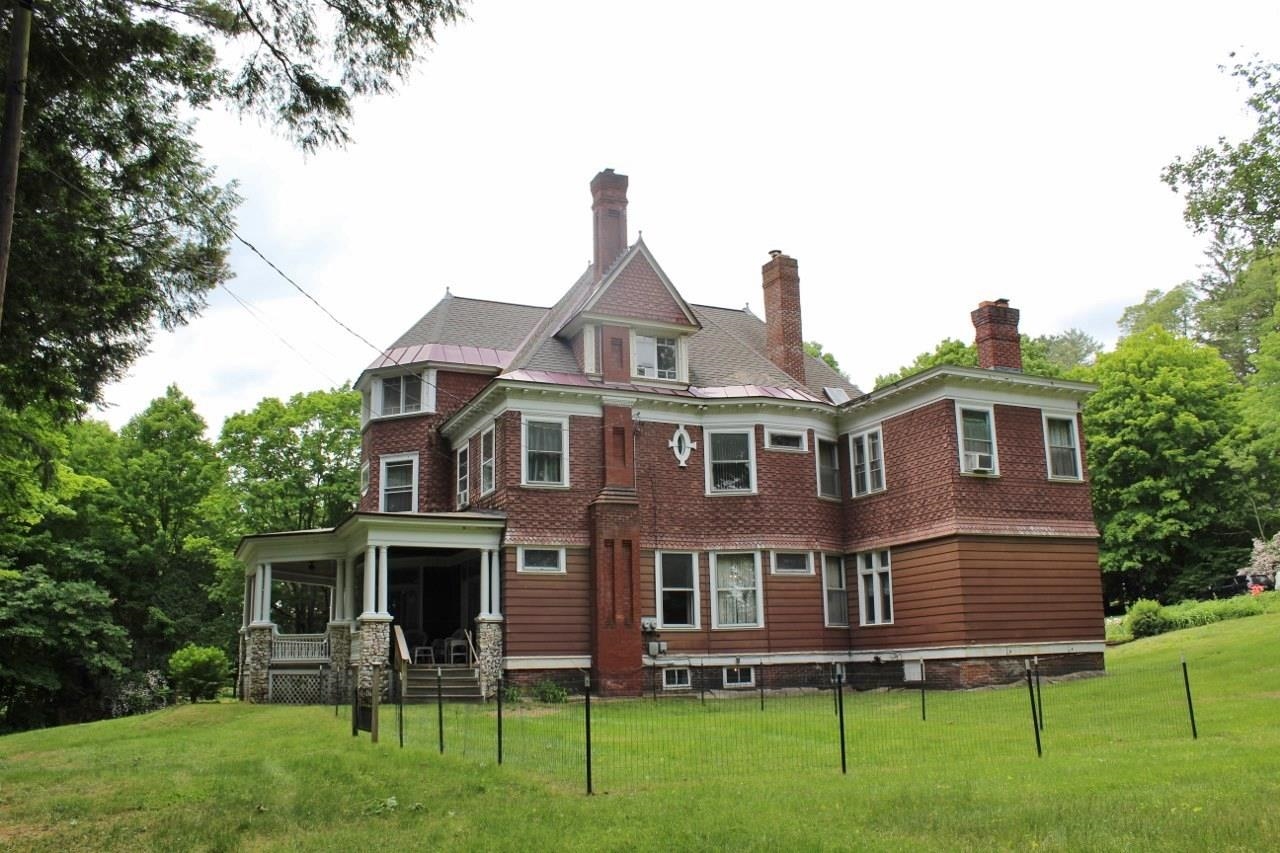 88 Summer Street Springfield, VT 05156 - Photo 4 of 37