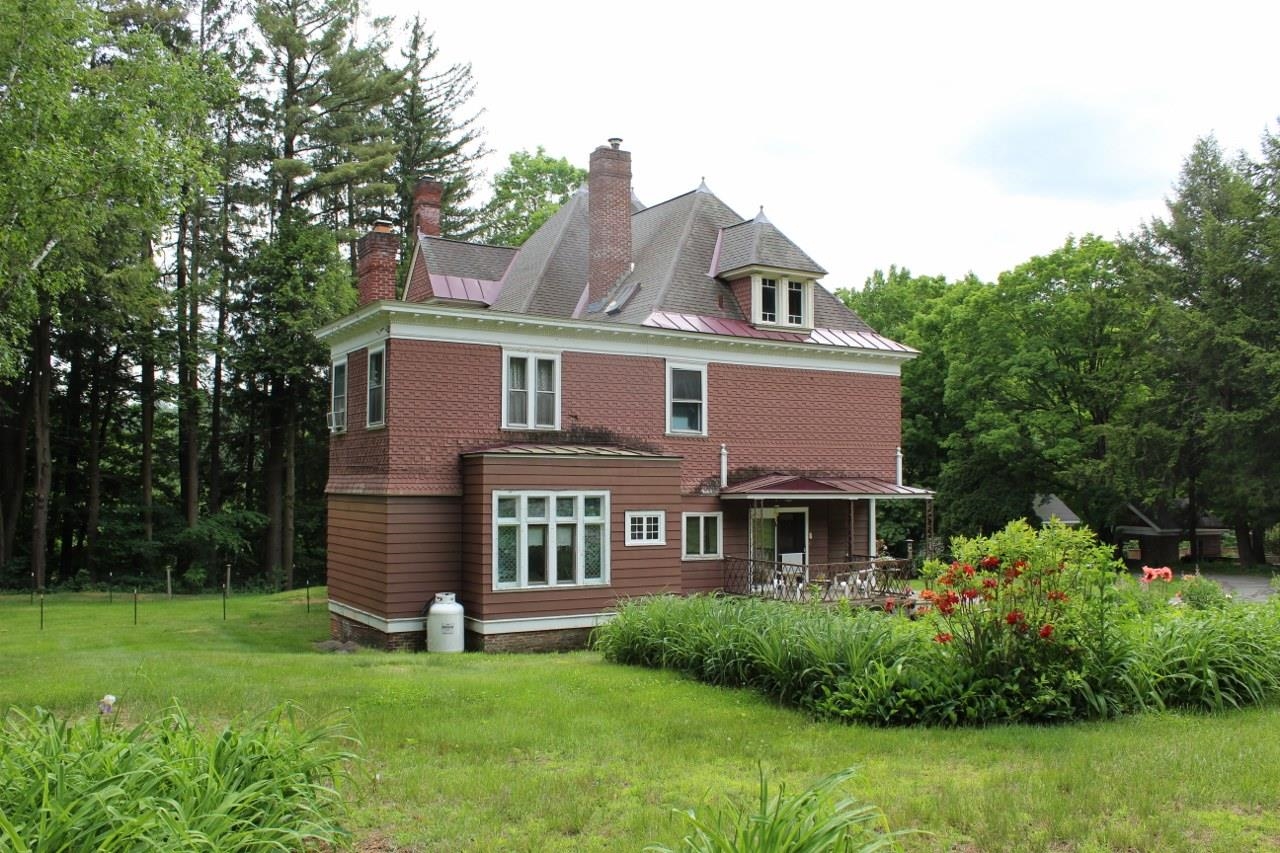 88 Summer Street Springfield, VT 05156 - Photo 5 of 37