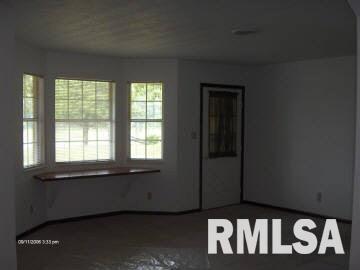 4962 Cross Road Salem, IL 62881 - Photo 4 of 7