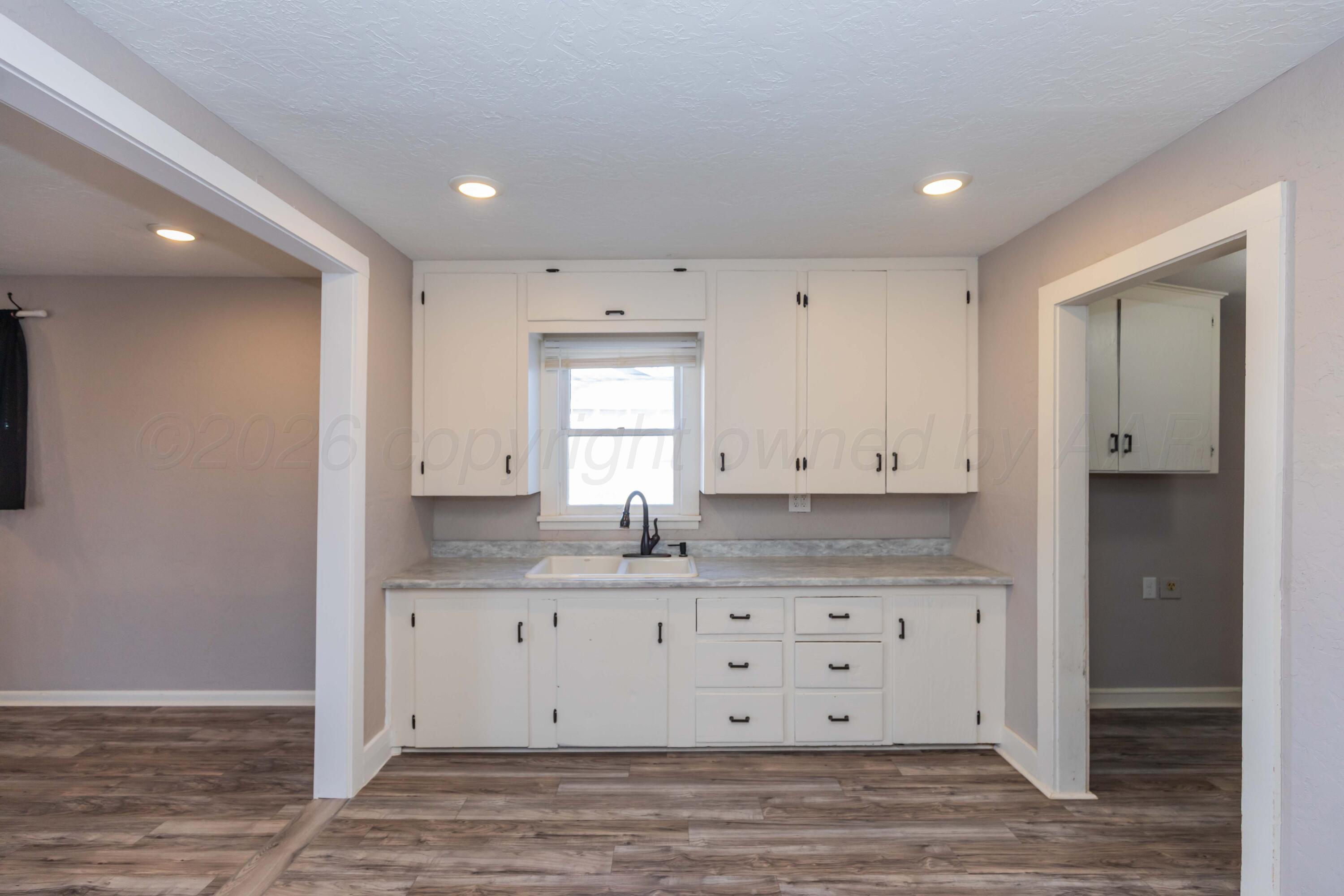 4003 South Hayden Street Amarillo, TX 79110 - Photo 12 of 29 KITCHEN VIEW 1