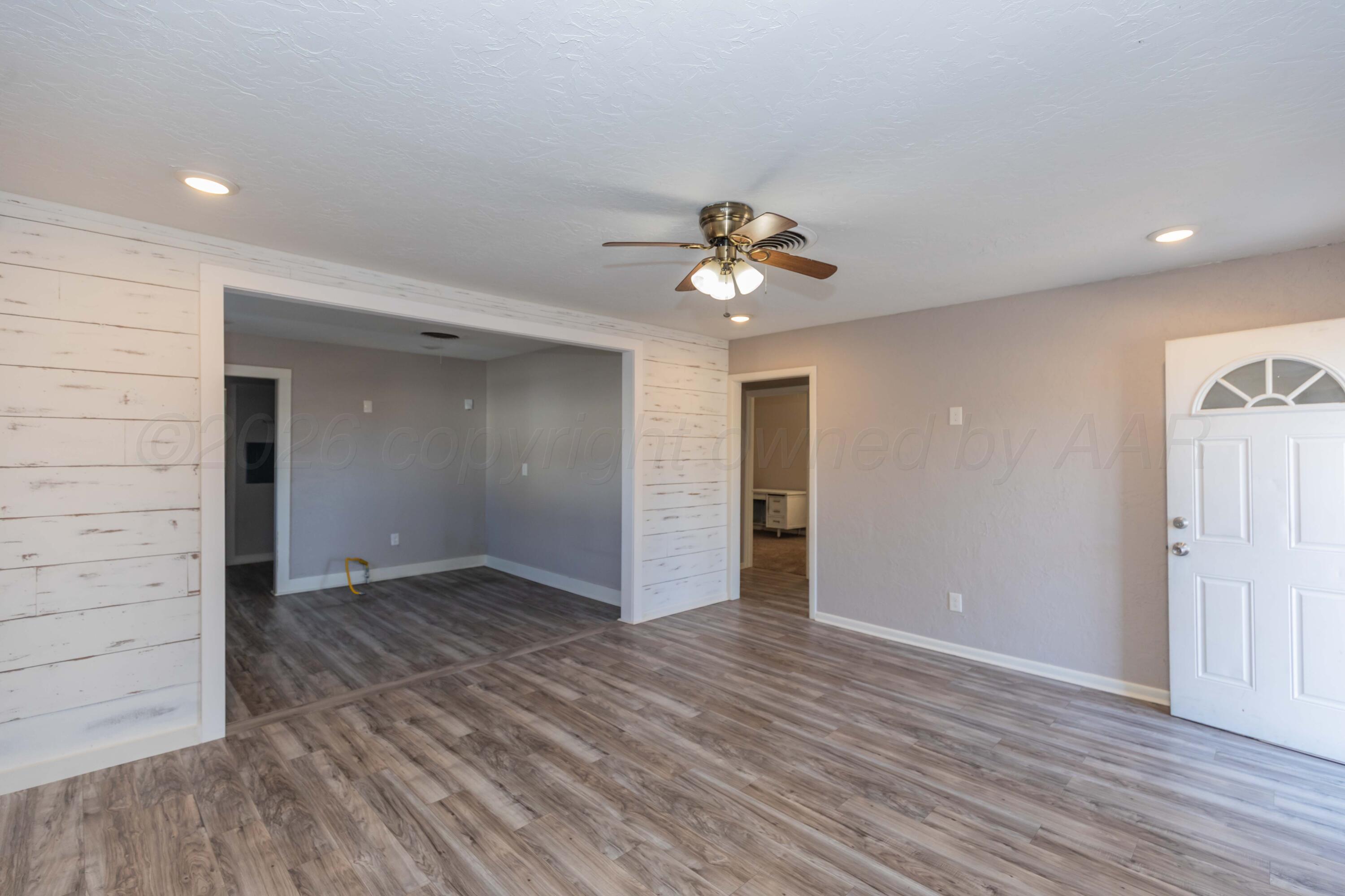 4003 South Hayden Street Amarillo, TX 79110 - Photo 6 of 29 LIVING ROOM VIEW 3