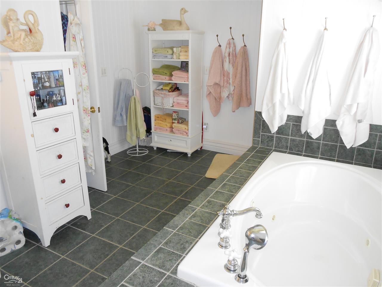 857 Hawthorne Road Grosse Pointe Woods, MI 48236 - Photo 19 of 44