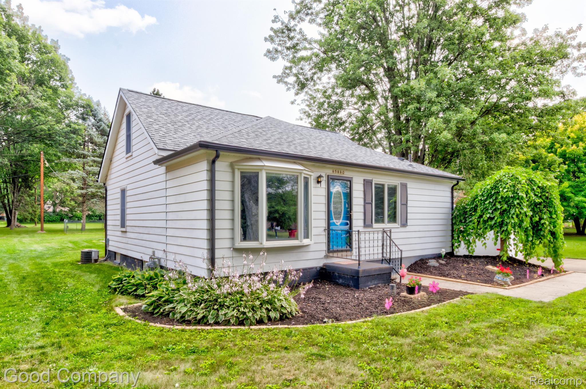 45440 Deneweth Road Macomb, MI 48042 - Photo 1 of 45 Gallery Image 1