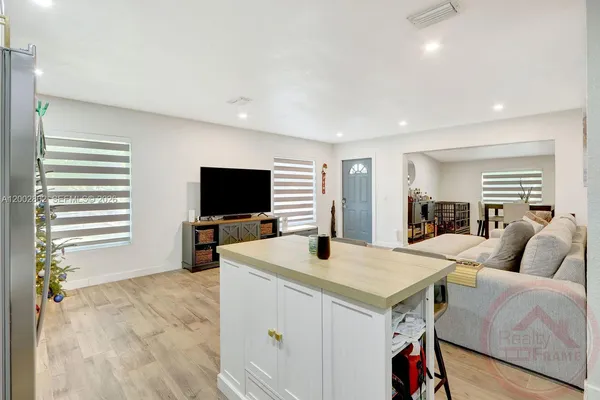 $3,800 | 11240 Southwest 60th Terrace, Miami, FL 33173