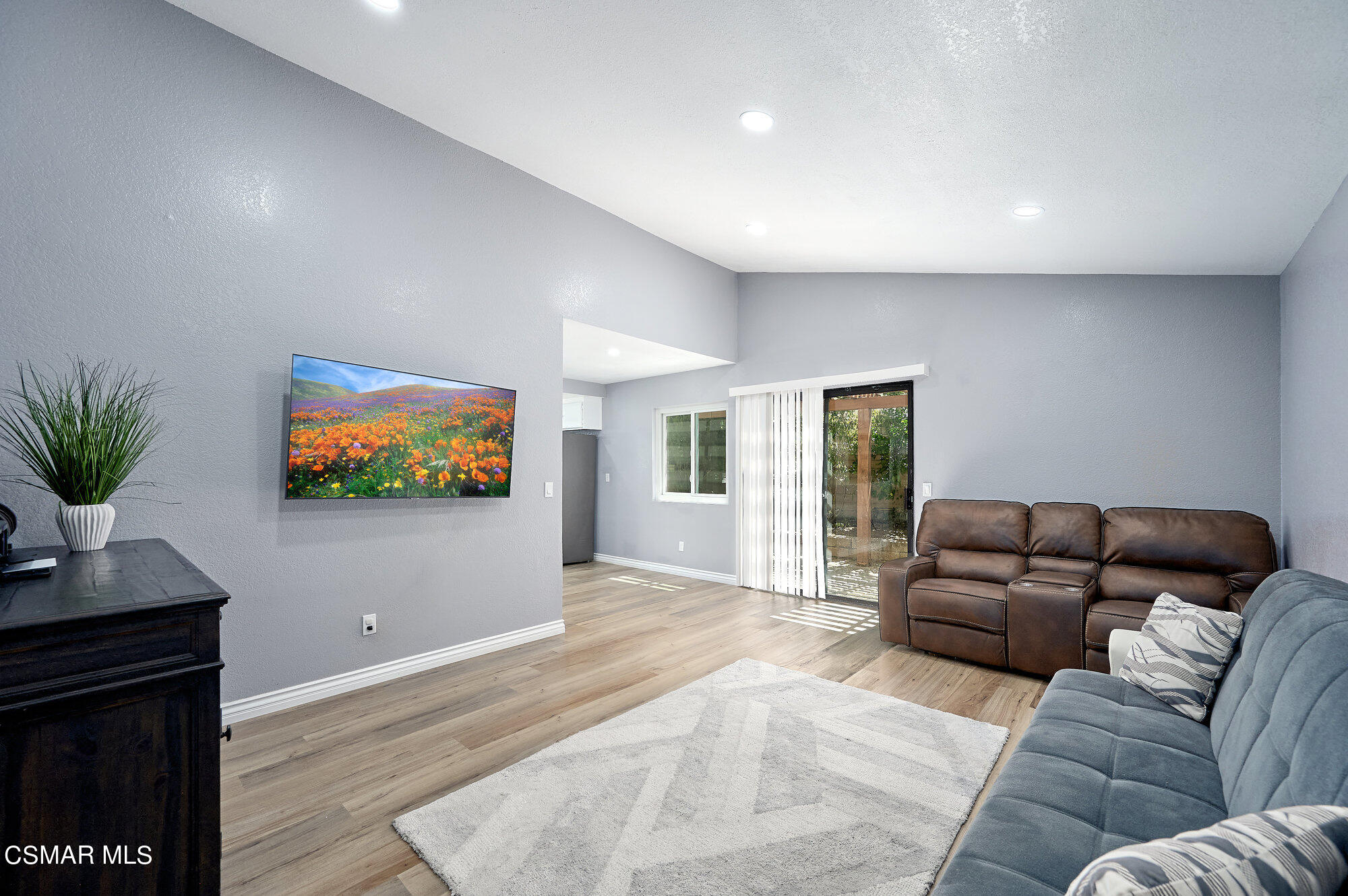 432 Appleton Road Simi Valley, CA 93065 - Photo 15 of 37 015_432_appleton_road_009_844