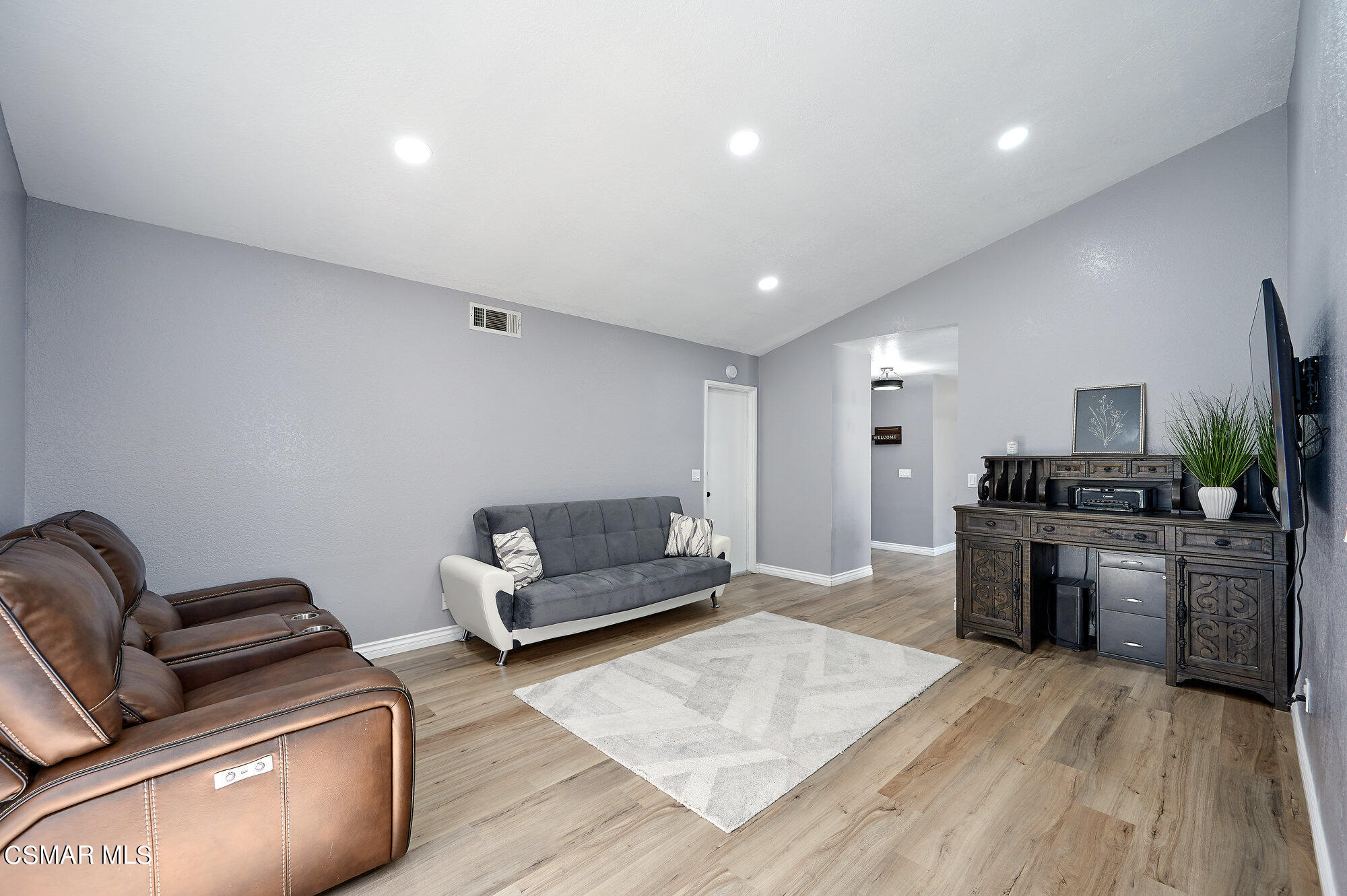 432 Appleton Road Simi Valley, CA 93065 - Photo 16 of 37 016_432_appleton_road_010_623
