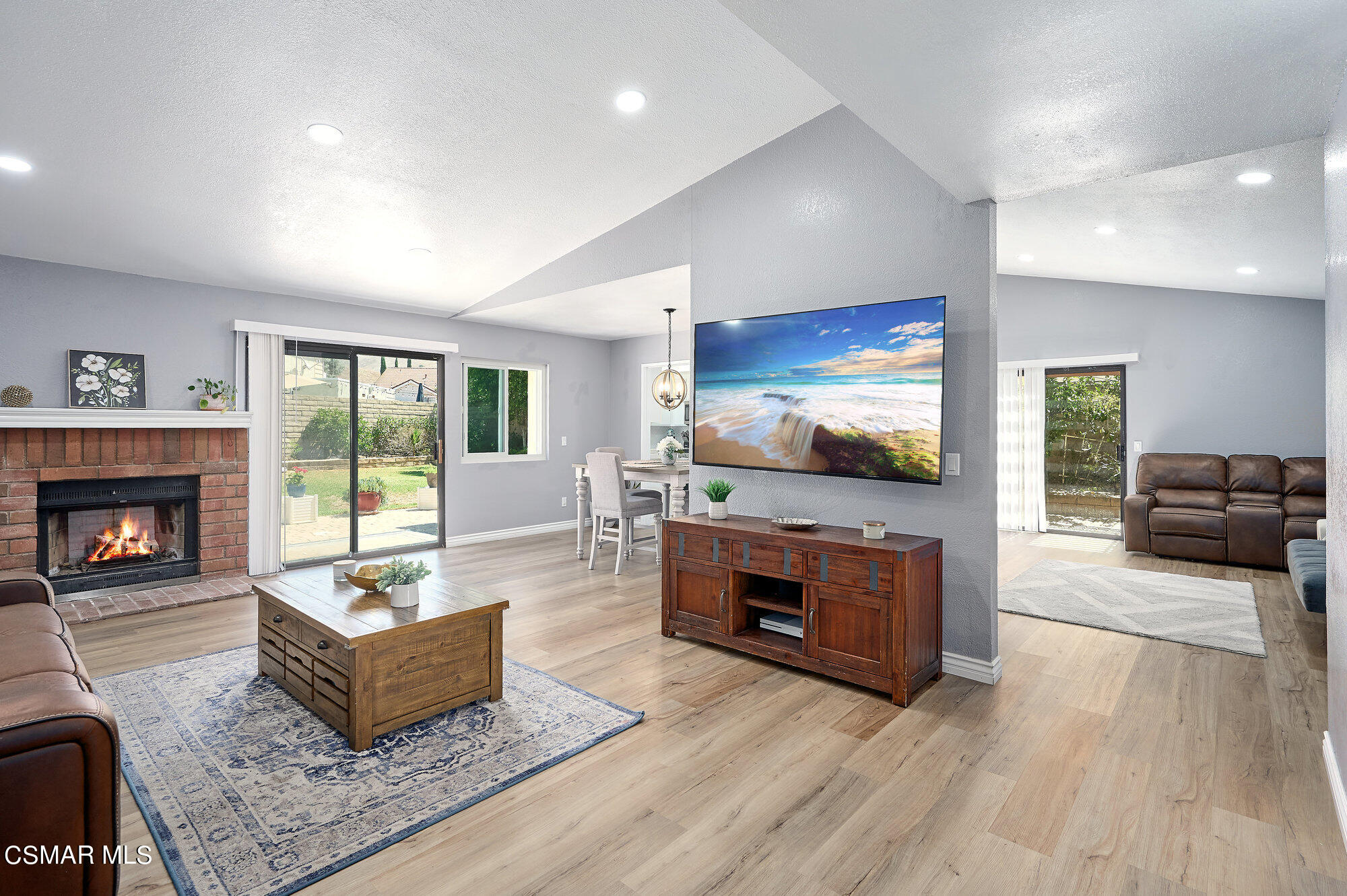 432 Appleton Road Simi Valley, CA 93065 - Photo 4 of 37 004_432_appleton_road_001_488