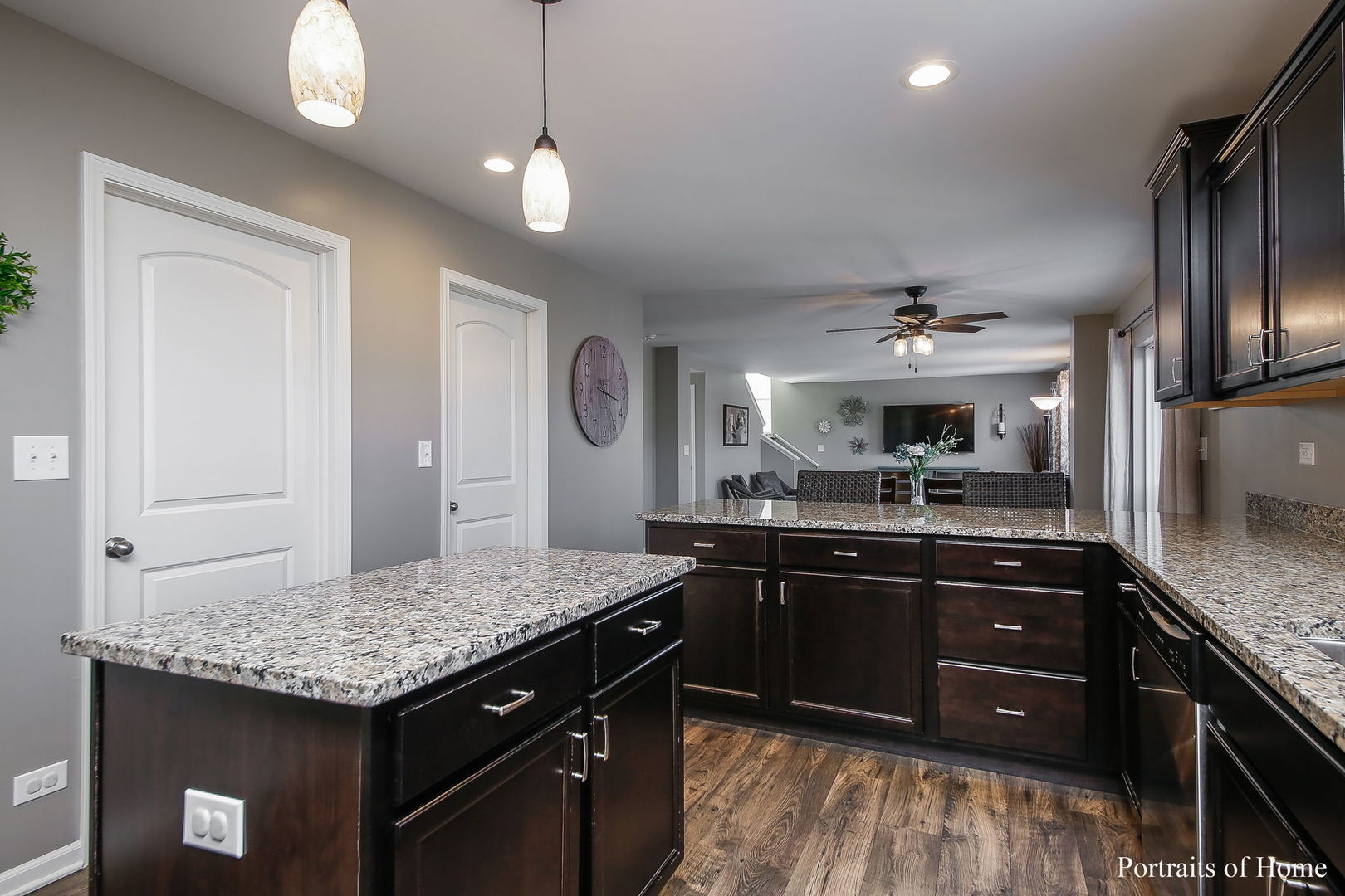 2032 Rownham Hill Road New Lenox, IL 60451 - Photo 4 of 25