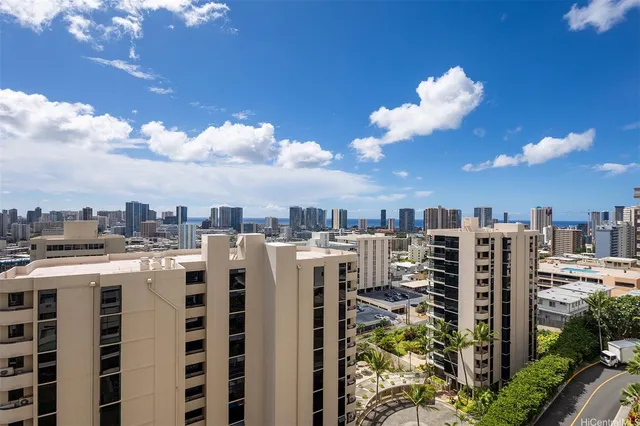 $2,400 | 1001 Wilder Avenue, Unit 902, Honolulu, HI 96822