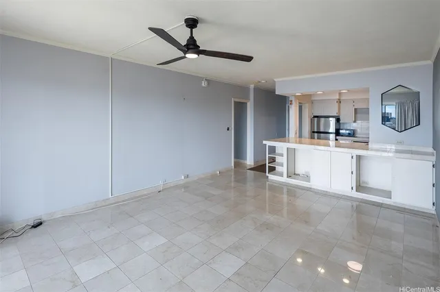 $2,400 | 1001 Wilder Avenue, Unit 902, Honolulu, HI 96822