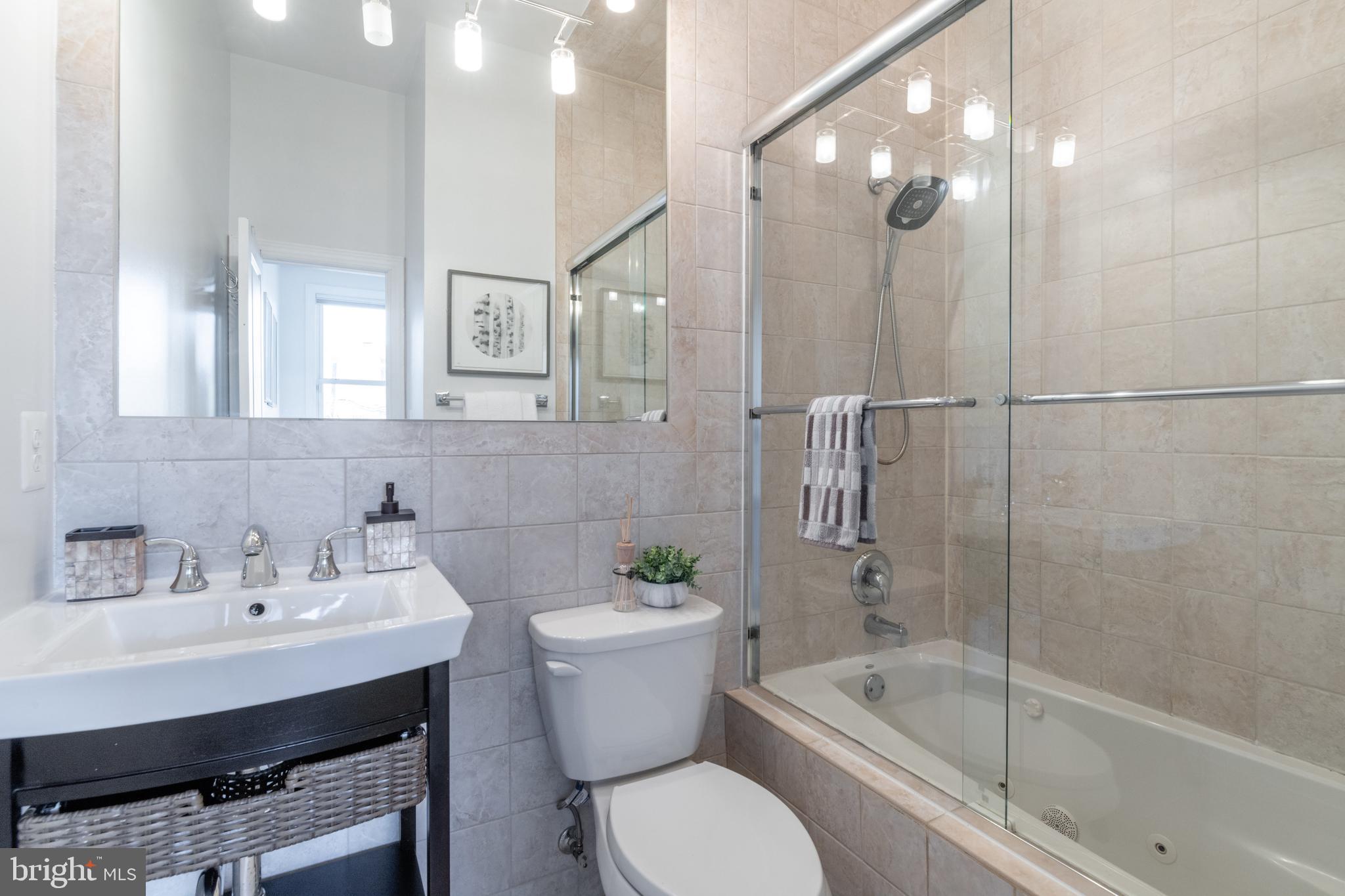 2450 Ontario Road Northwest, Unit 2 Washington, DC 20009 - Photo 16 of 28 Master Bath