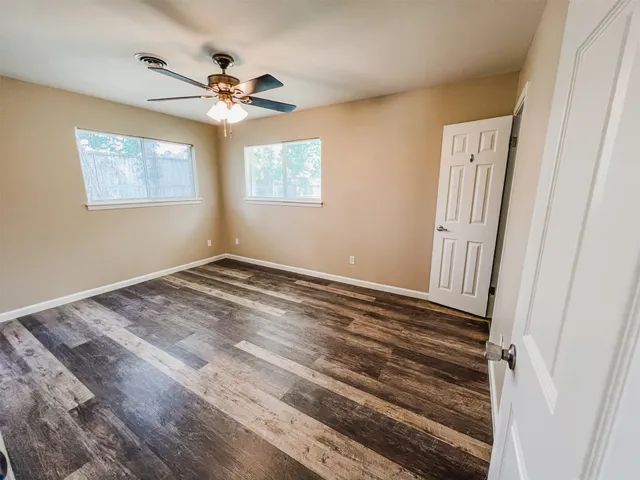 $1,700 | 724 Gubert Lane, Alvin, TX 77511