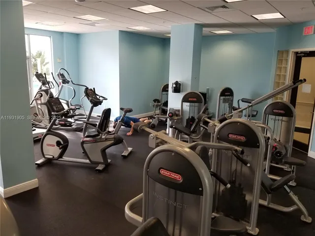 $3,400 | 4001 South Ocean Drive, Unit 4J, Hollywood, FL 33019