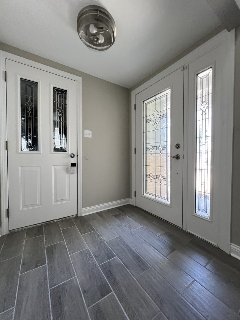 6243 Rio Verde Avenue Oak Forest, IL 60452 - Photo 5 of 42 Gallery Image 5