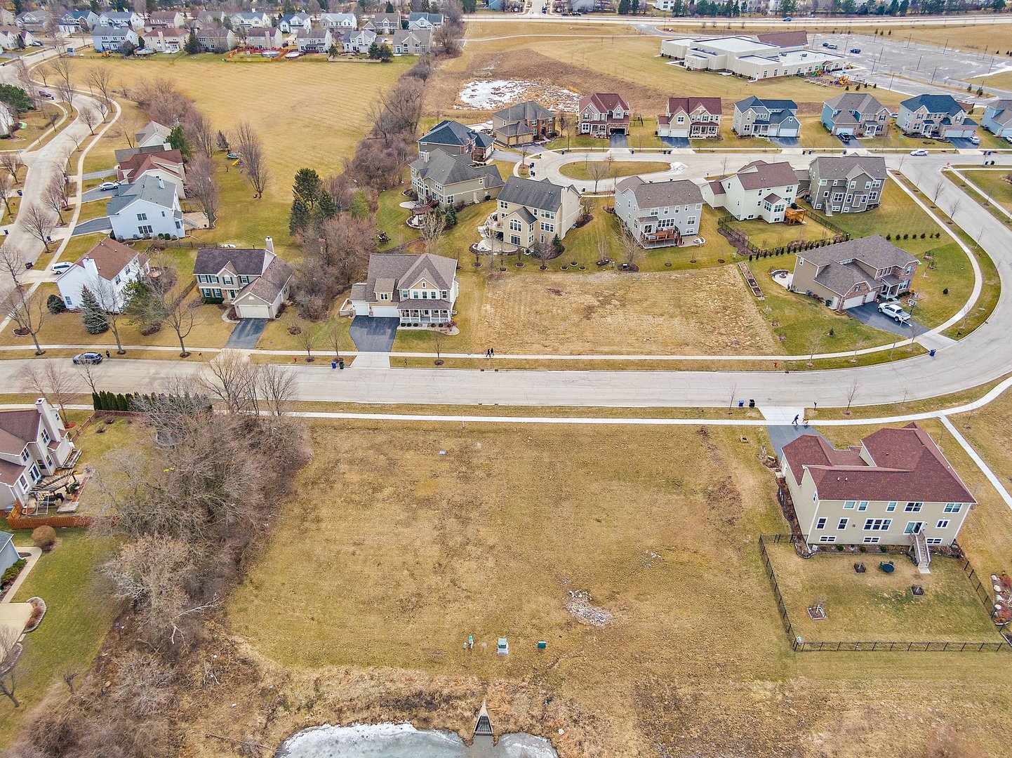 1540 Westbourne Parkway Algonquin, IL 60102 - Photo 9 of 10 a view of water heater with outdoor space