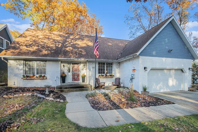 $874,000 | 200 Marx Drive, New Buffalo, MI 49117