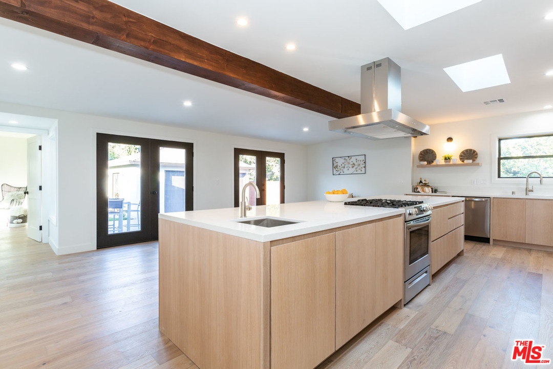 2465 Queensberry Road Pasadena, CA 91104 - Photo 18 of 39 Gallery Image 18