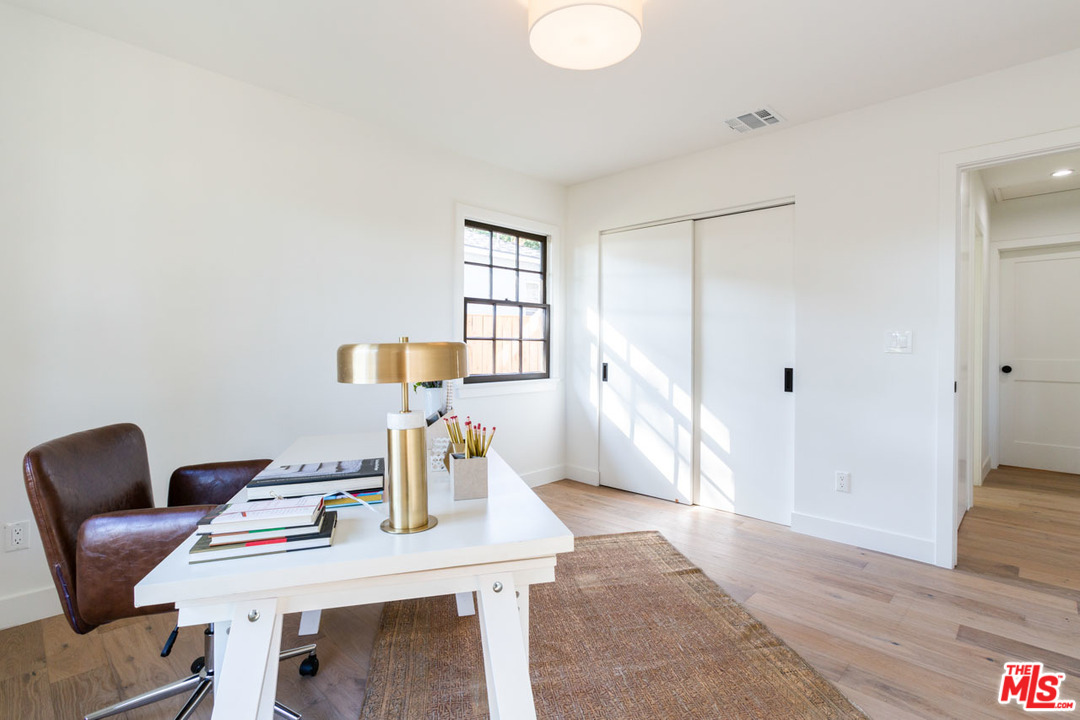 2465 Queensberry Road Pasadena, CA 91104 - Photo 29 of 39 Gallery Image 29