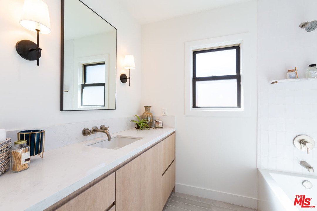 2465 Queensberry Road Pasadena, CA 91104 - Photo 31 of 39 Gallery Image 31